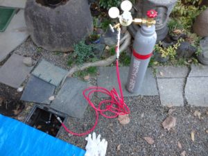 水道メーター付近からのトレーサーガス注入