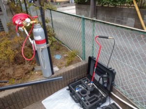 トレーサーガス式漏水調査の準備