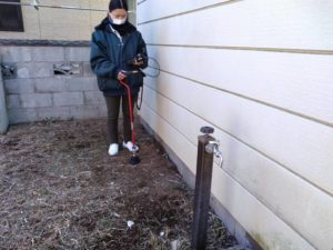 家裏でのトレーサーガス式漏水調査