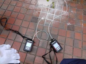 レンガ下の漏水調査